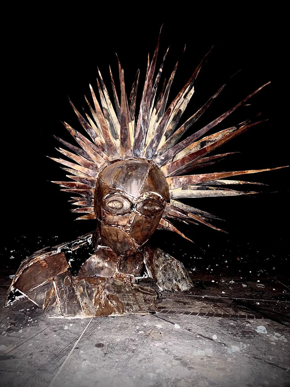 Brass sculpture «The inevitable loss of hope for the sake of unattainable lives»